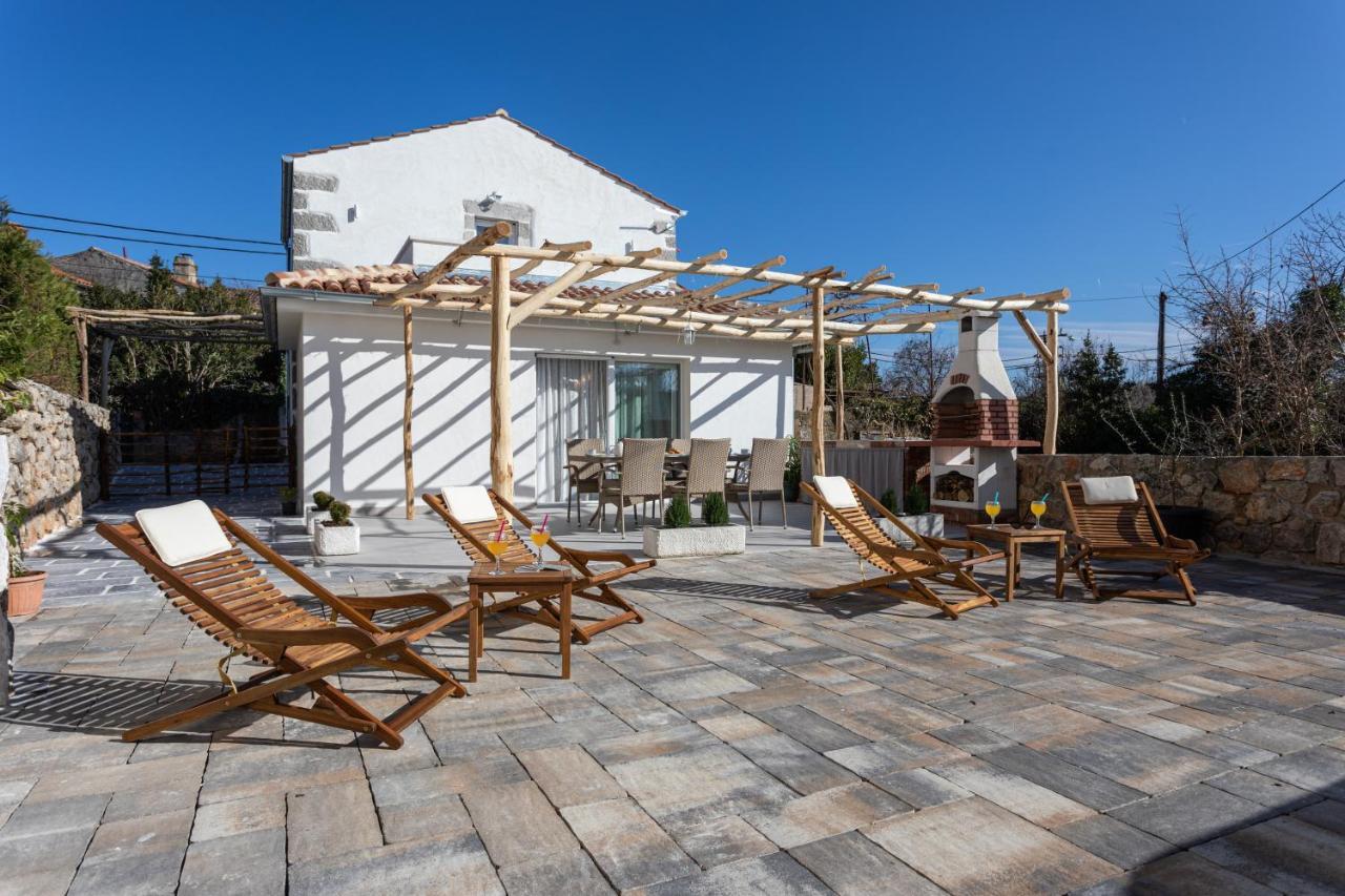Villa Elm Milohnici Exterior photo